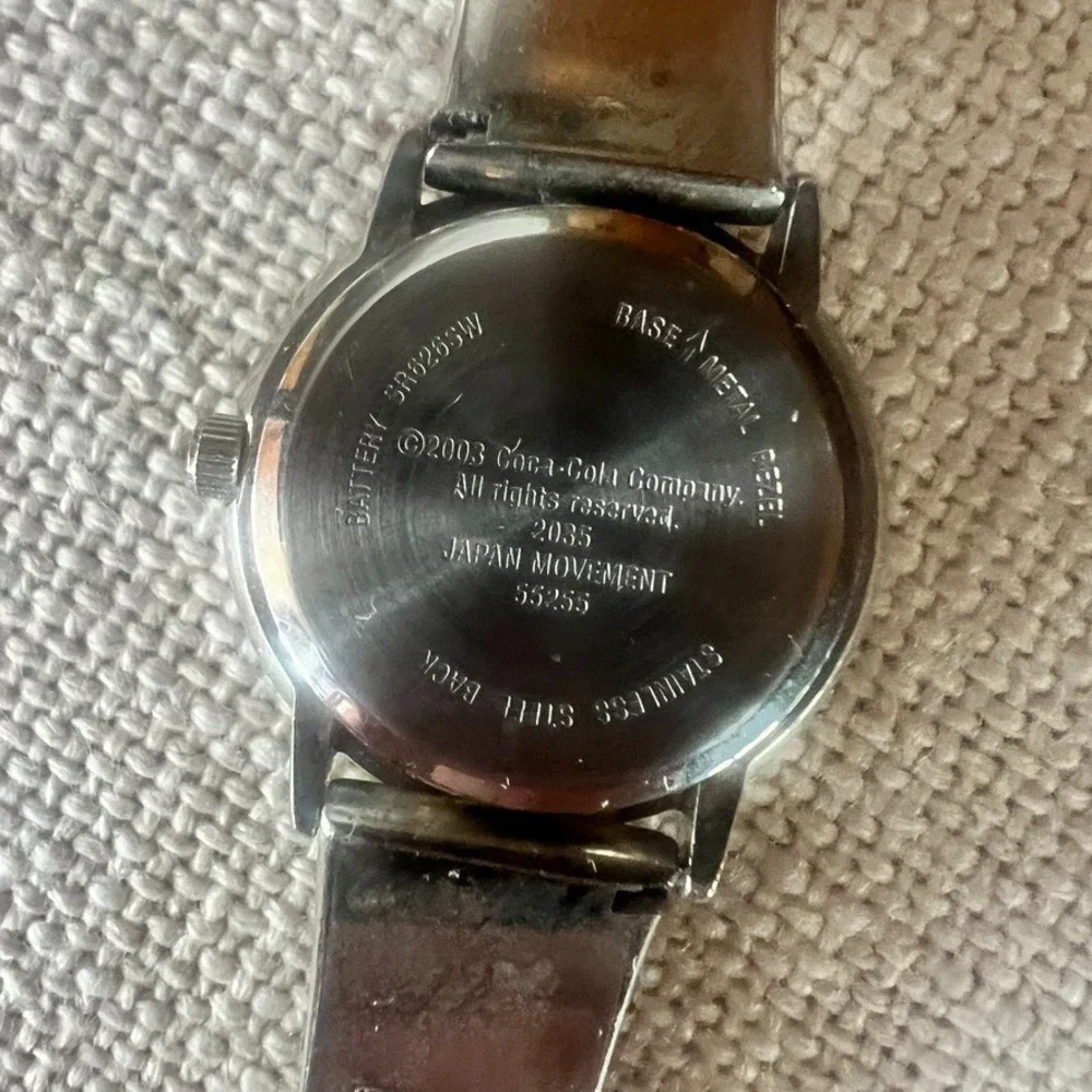 2003 Coca-Cola‎ Coke Memorabilia Watch Red Gold Stainless Retro Pop Culture Y2K